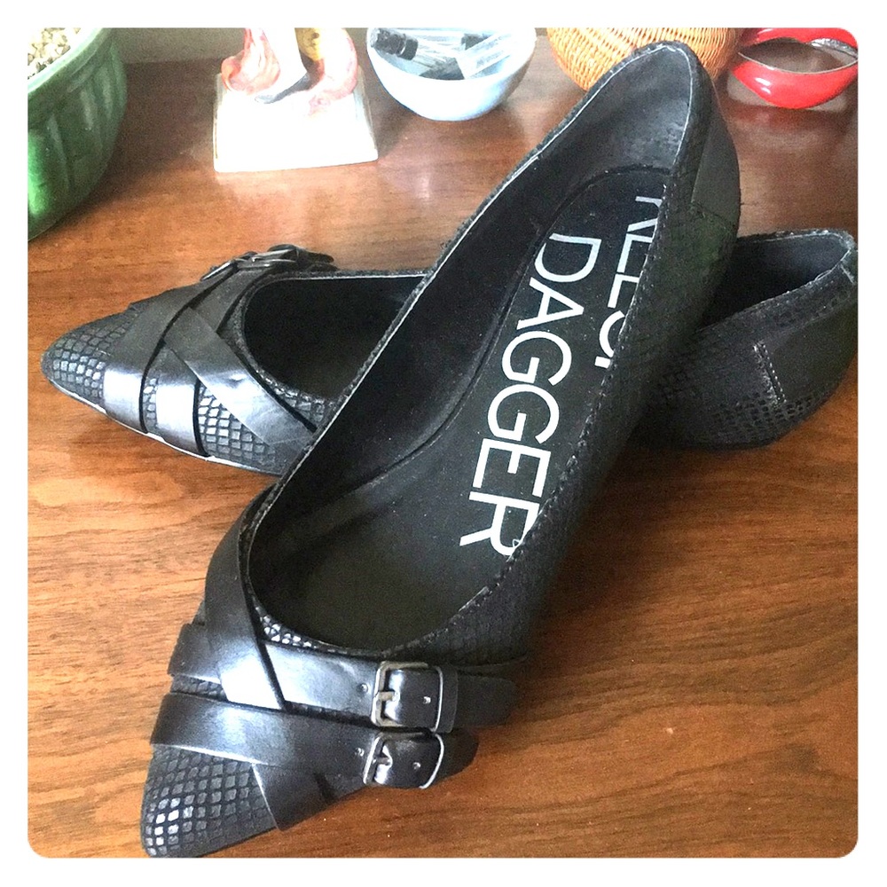 Kelsi Dagger Nabia pointed toe black flats